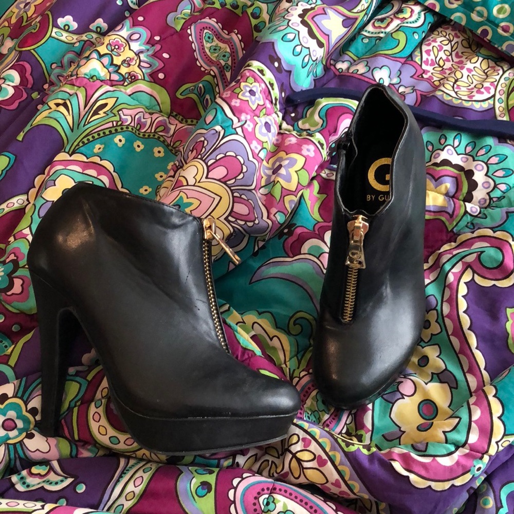 GUESS heels